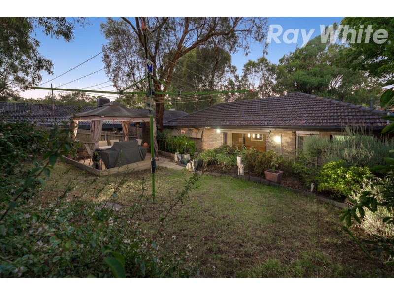 19 Michelle Avenue, Watsonia North VIC 3087