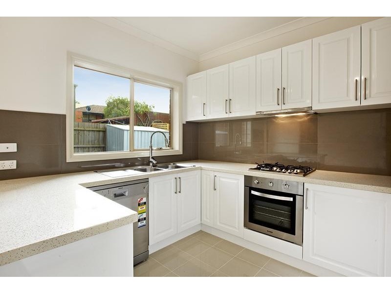 2C Brassey Avenue, Rosanna VIC 3084