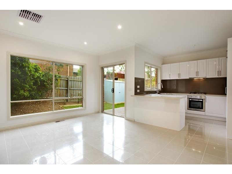 2C Brassey Avenue, Rosanna VIC 3084