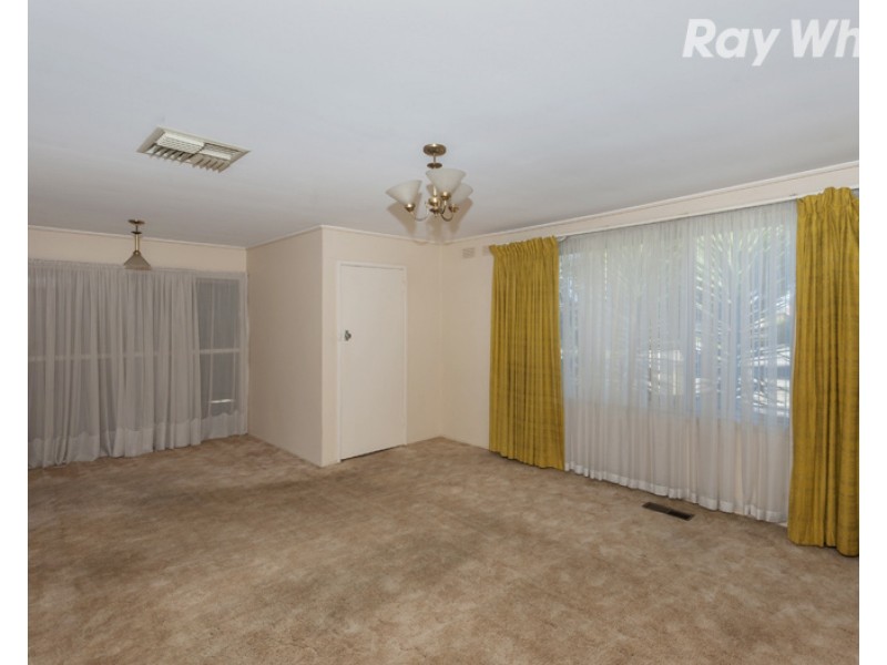 17 Lee Anne Crescent, Bundoora VIC 3083