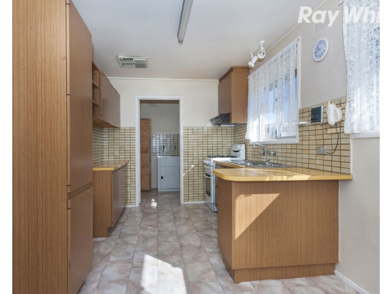 17 Lee Anne Crescent, Bundoora VIC 3083