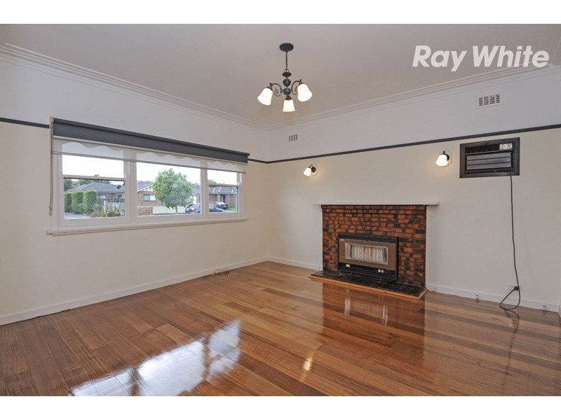 15 Cash Street, Kingsbury VIC 3083