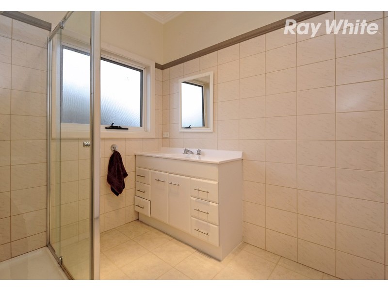 15 Cash Street, Kingsbury VIC 3083