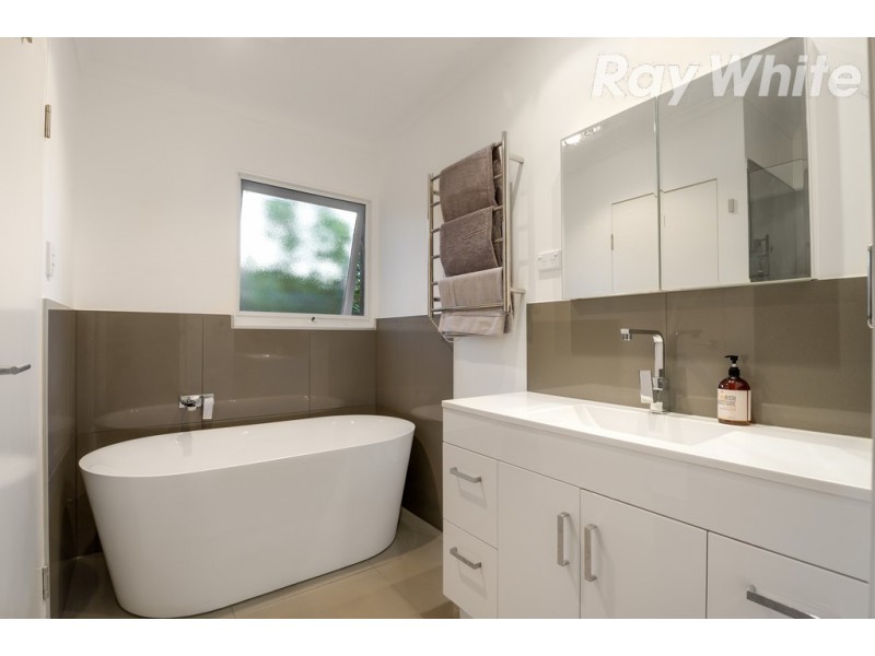 301 Grimshaw Street, Watsonia VIC 3087