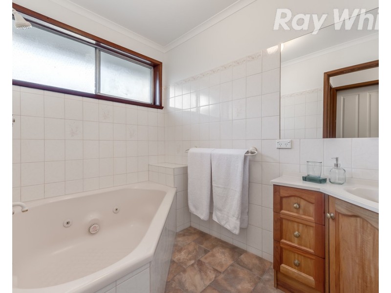 16 Henry Court, Epping VIC 3076