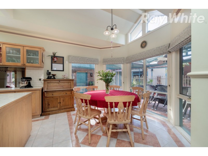 7 Nevern Court, Mill Park VIC 3082