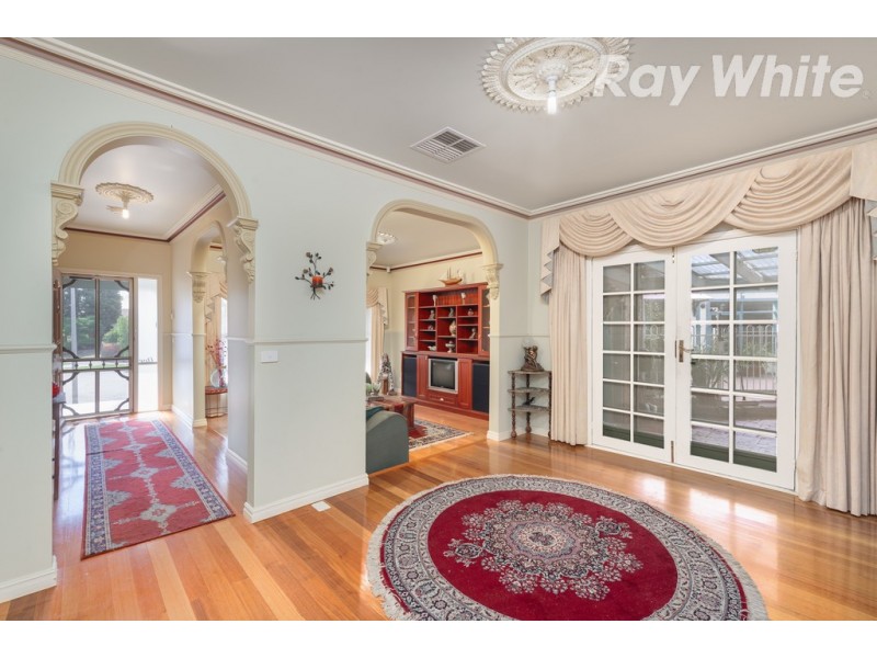 7 Nevern Court, Mill Park VIC 3082