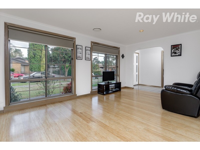 1 Westleigh Court, Mill Park VIC 3082