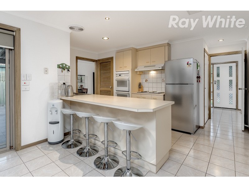 1 Westleigh Court, Mill Park VIC 3082