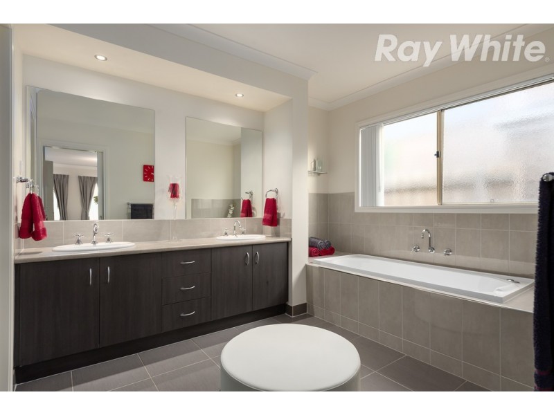 4 Graffs Avenue, Doreen VIC 3754