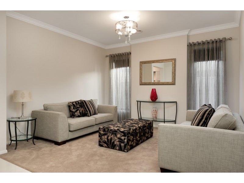 14 St Leonard Drive, South Morang VIC 3752