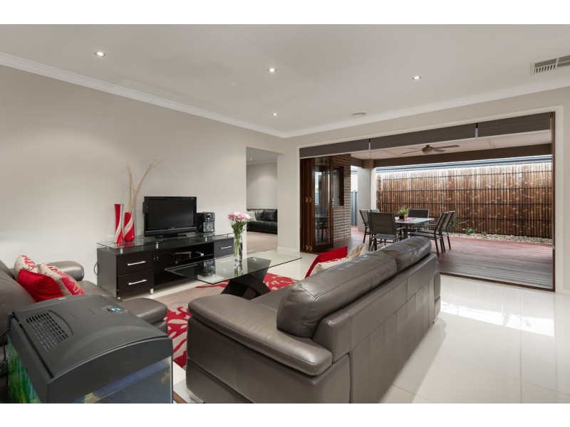 14 St Leonard Drive, South Morang VIC 3752