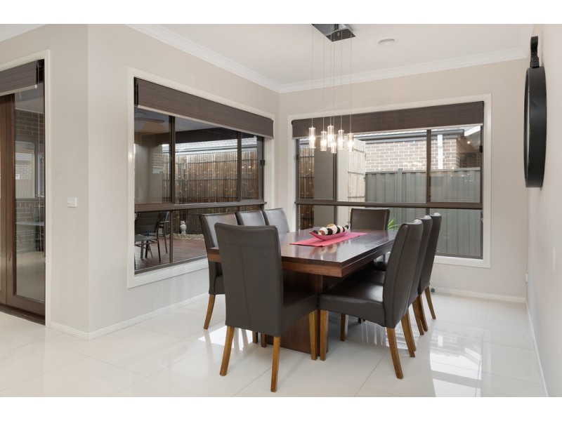 14 St Leonard Drive, South Morang VIC 3752