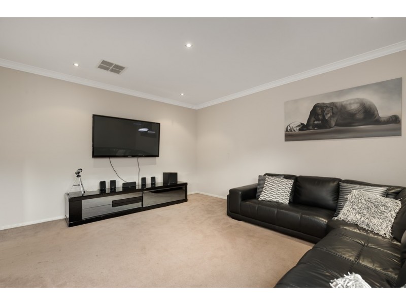 14 St Leonard Drive, South Morang VIC 3752