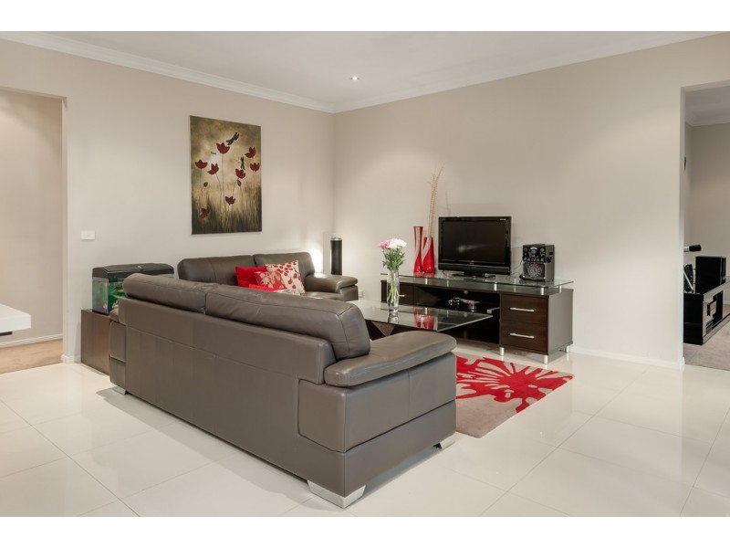 14 St Leonard Drive, South Morang VIC 3752