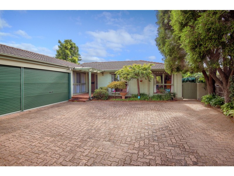 1 Dumfries Court, Glen Waverley VIC 3150