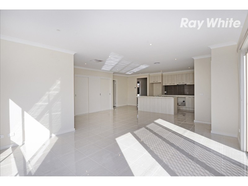 57 Dalray Crescent, Kurunjang VIC 3337