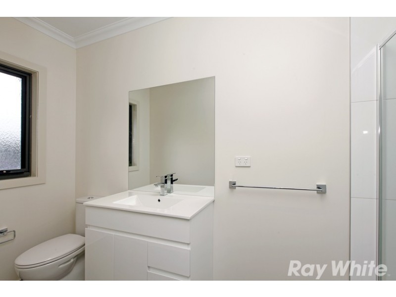 5A Maryborough Avenue, Kingsbury VIC 3083