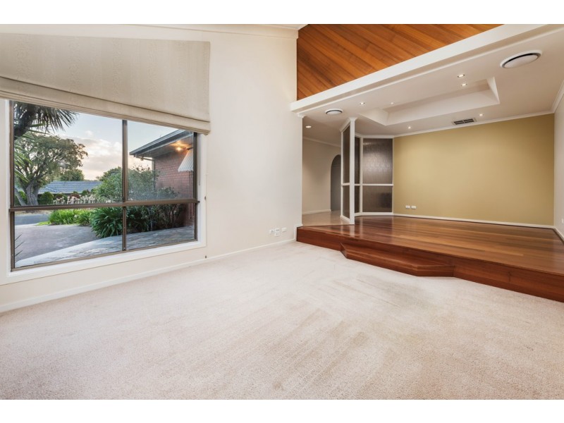 10 Doubell Court, Mill Park VIC 3082