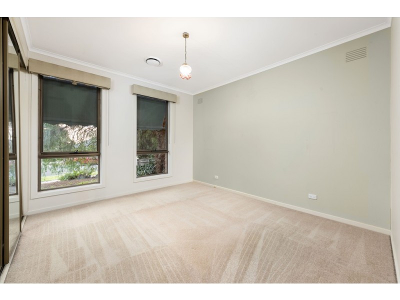 10 Doubell Court, Mill Park VIC 3082