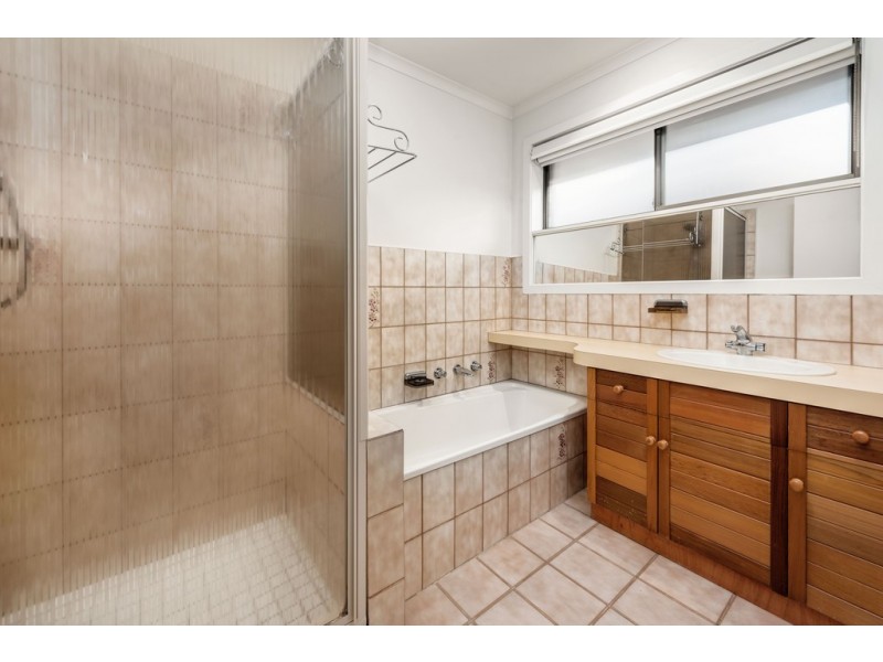 10 Doubell Court, Mill Park VIC 3082