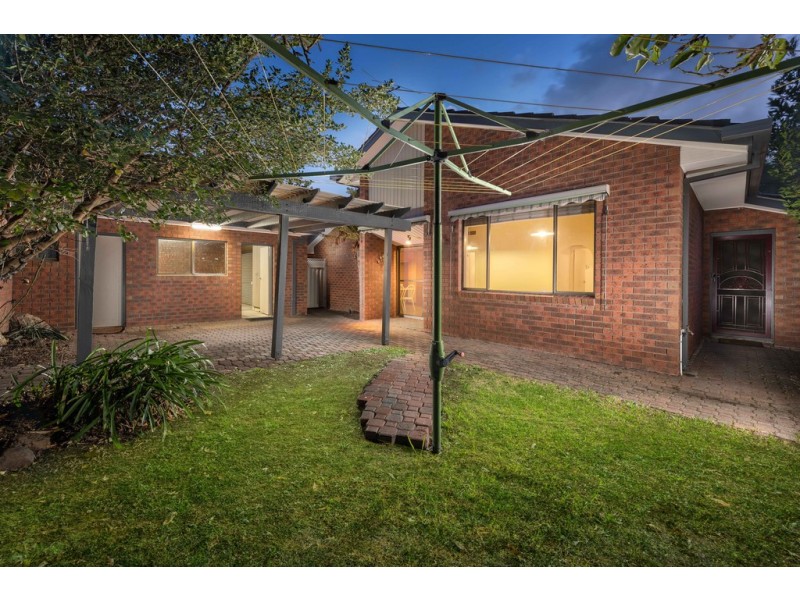 10 Doubell Court, Mill Park VIC 3082