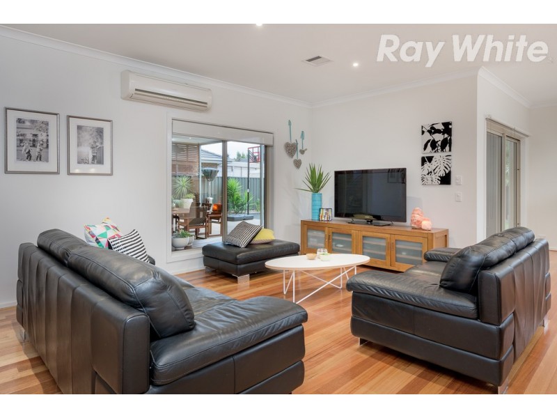 12 Hawkstowe Parade, South Morang VIC 3752