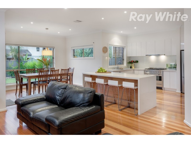 12 Hawkstowe Parade, South Morang VIC 3752