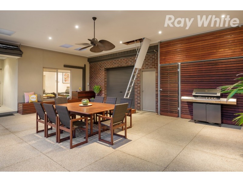 12 Hawkstowe Parade, South Morang VIC 3752