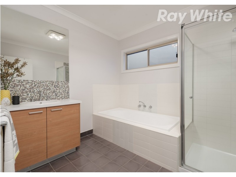 12 Hawkstowe Parade, South Morang VIC 3752