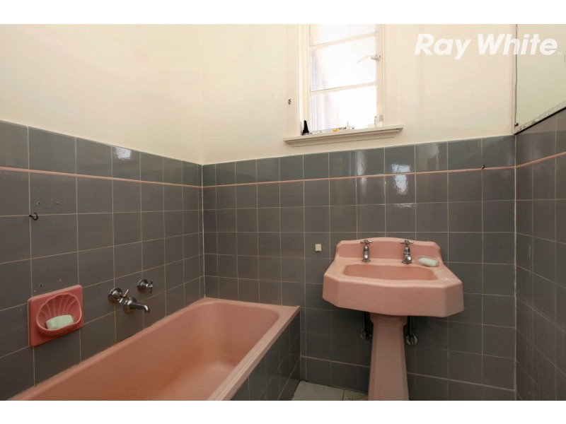 10 Scott Grove, Kingsbury VIC 3083