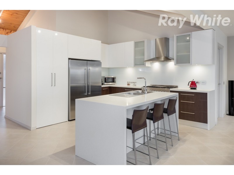 5 Bachli Close, Mill Park VIC 3082