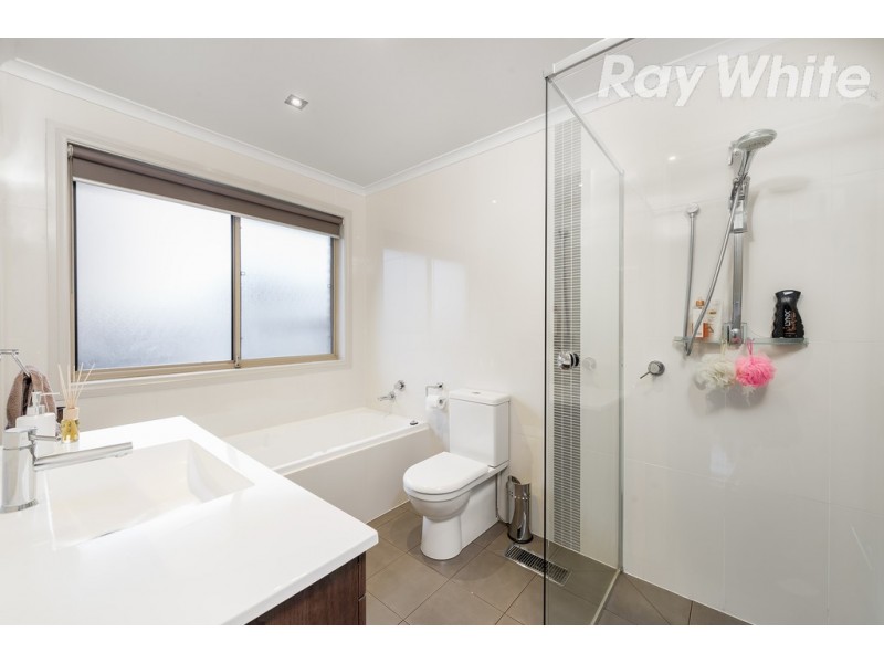 5 Bachli Close, Mill Park VIC 3082