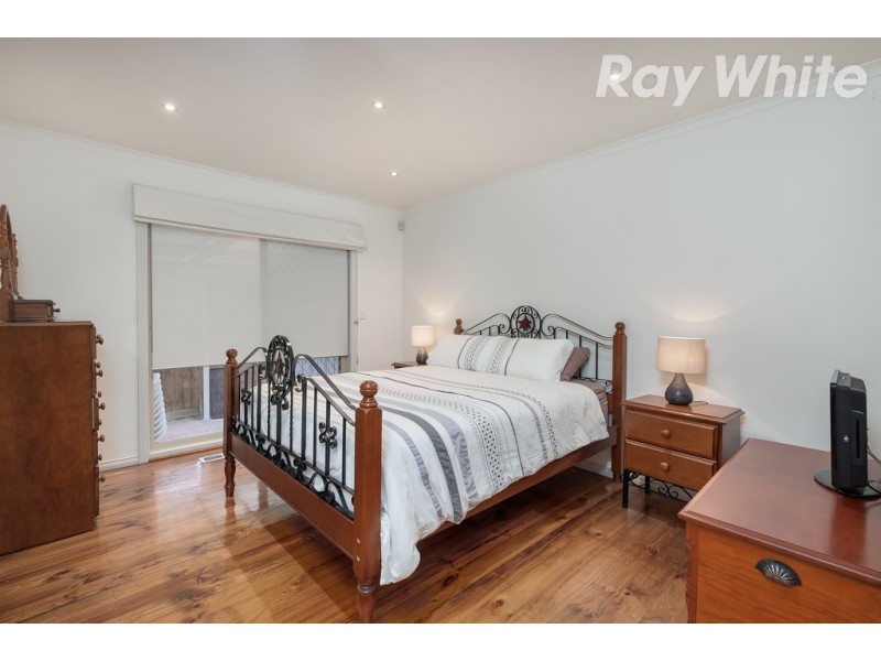 5 Bachli Close, Mill Park VIC 3082