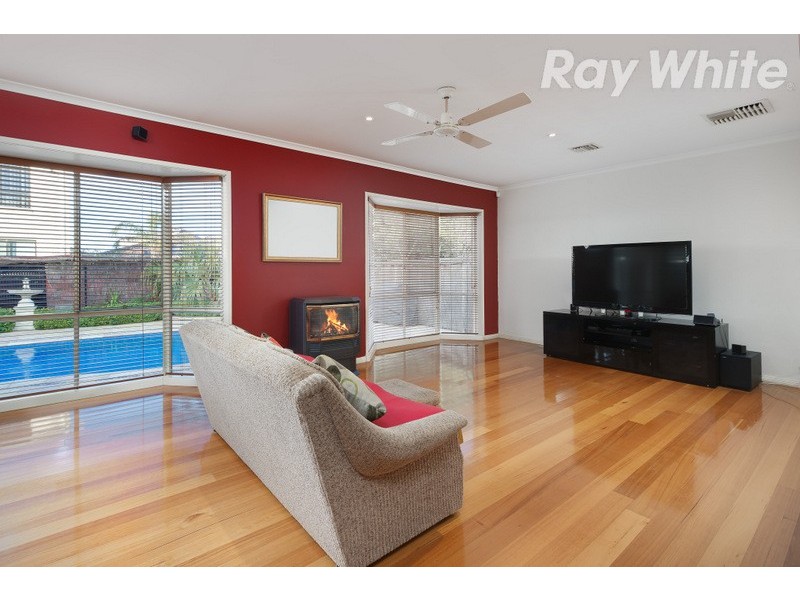 33 Hutchins Circuit, Bundoora VIC 3083