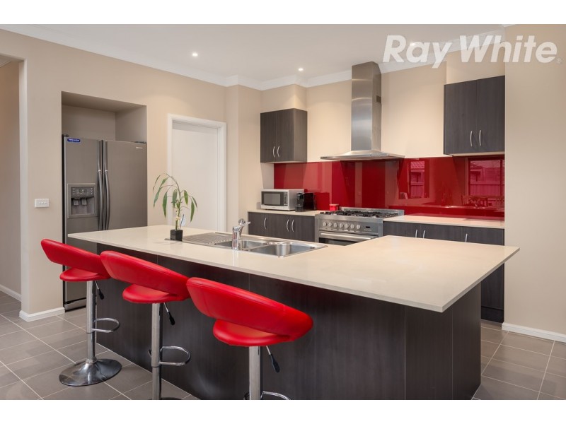 10 Saintly Drive, South Morang VIC 3752