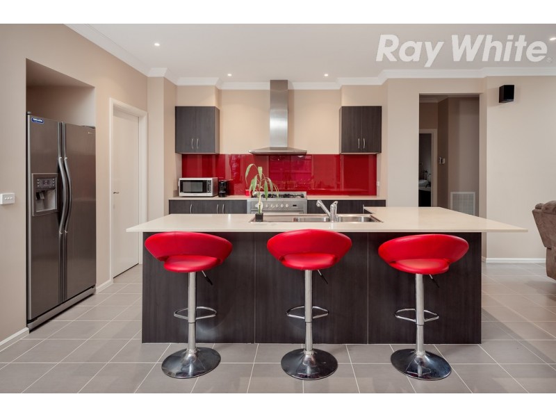 10 Saintly Drive, South Morang VIC 3752