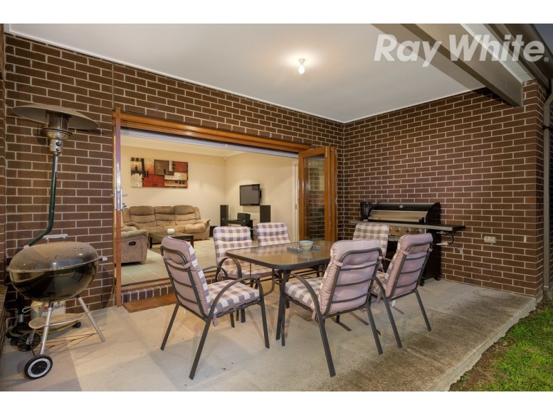 10 Saintly Drive, South Morang VIC 3752