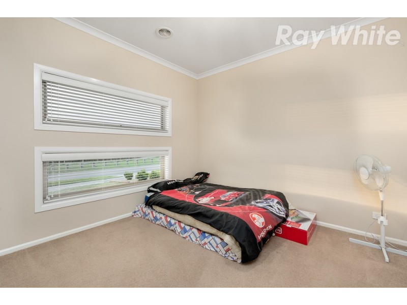 10 Saintly Drive, South Morang VIC 3752