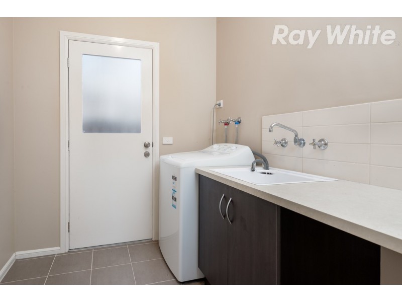 10 Saintly Drive, South Morang VIC 3752