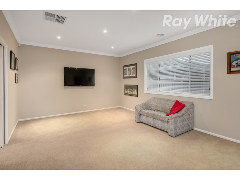 10 Saintly Drive, South Morang VIC 3752