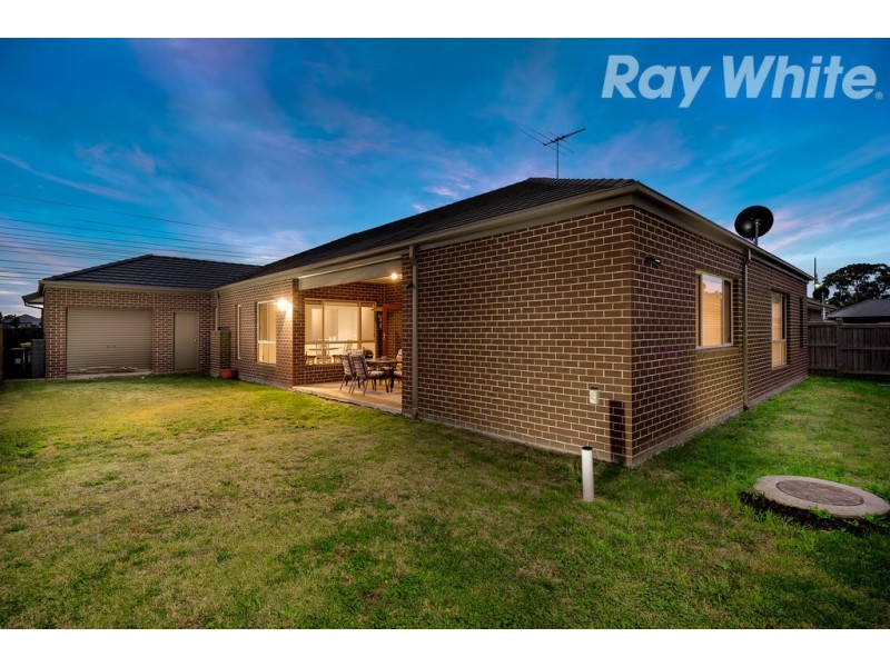 10 Saintly Drive, South Morang VIC 3752