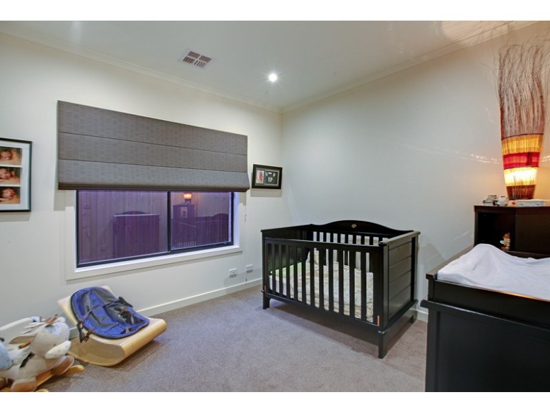 8 Woodstock Drive, Doreen VIC 3754