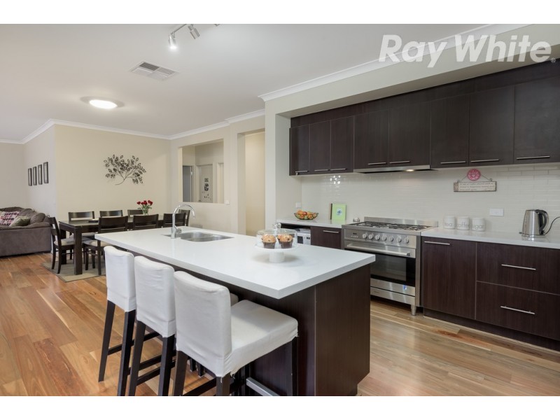 28 Cairn Drive, South Morang VIC 3752