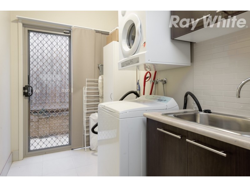 28 Cairn Drive, South Morang VIC 3752