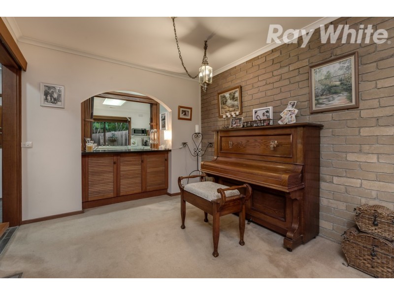 19 Michelle Avenue, Watsonia North VIC 3087