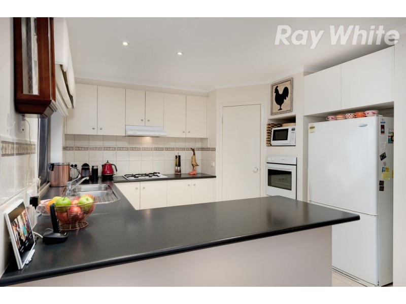 27 Tennyson Circuit, Mill Park VIC 3082