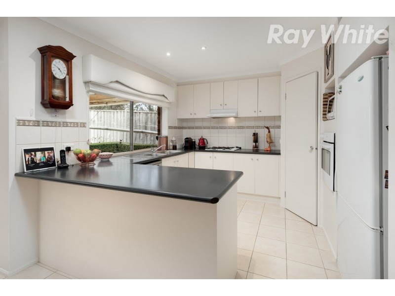 27 Tennyson Circuit, Mill Park VIC 3082