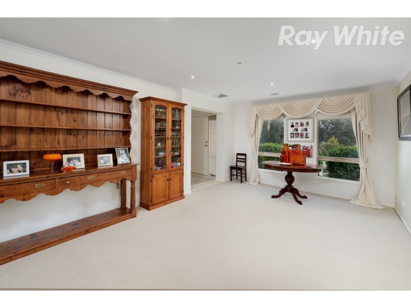 27 Tennyson Circuit, Mill Park VIC 3082