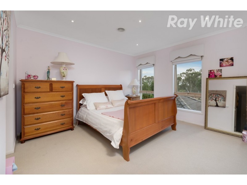27 Tennyson Circuit, Mill Park VIC 3082